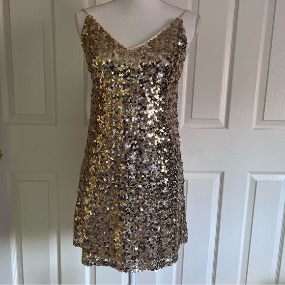 Lulu’s Force of Fashion Gold Backless Sequin Mini Dress Medium Gold NWT MSRP $89 - Picture 5 of 8